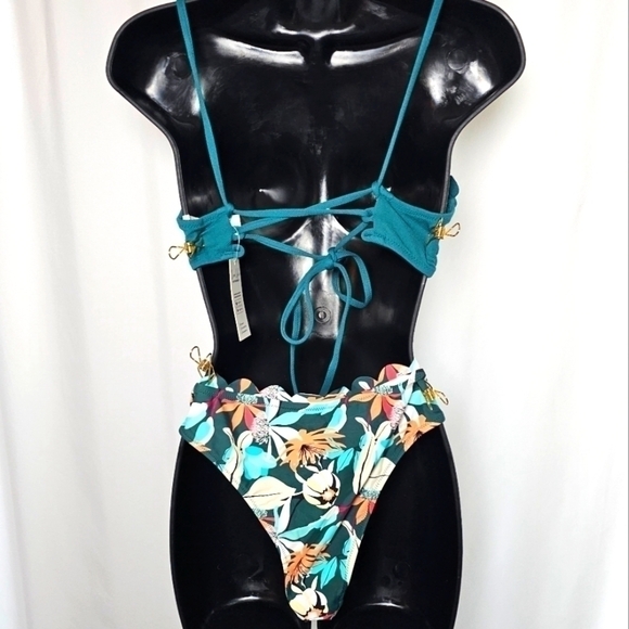 17.🆕Med Cupshe Bikini Swimsuit With V Neck Lace Up Top And  Low Waisted Bottom - Picture 3 of 6
